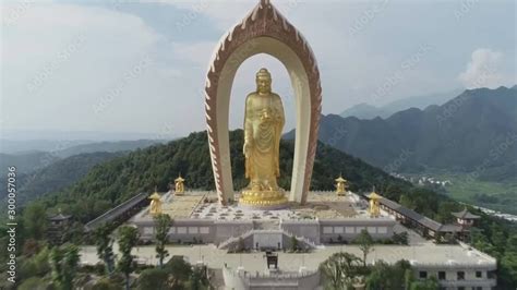 Buddha Statue In Donglin Temple Jiangxi China Donglin Buddha Is The World S First High