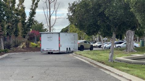 Tesla Cybertruck Spotted Towing Trailer Auto Helpers