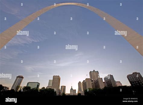 St Louis Missouri Gateway Arch Stock Photo Alamy