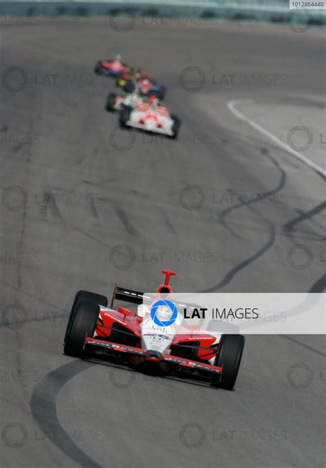 4 6 March 2005 Homestead Florida USA Dan Wheldon Breaks Away