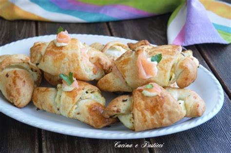 Cornetti Salati Con Ricotta Zucchine E Salmone