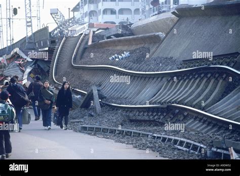 Kobe earthquake 1995 Japan Stock Photo - Alamy