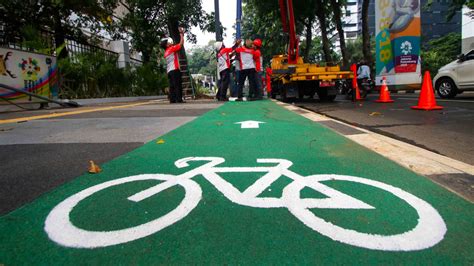 Foto Pembangunan Tugu Dan Jalur Sepeda Di Sudirman Telan Biaya Rp28 Miliar