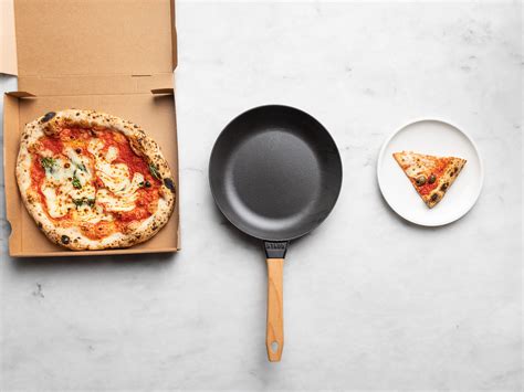 Reheating Pizza: 3 genius ways for a crunchy base bottom (and one