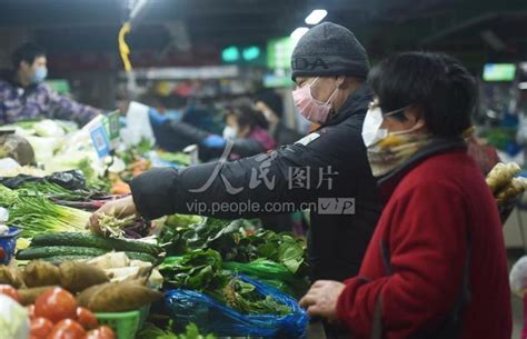 杭州：农贸市场多渠道组织货源 做到“菜篮子”有保障有力 人民图片网