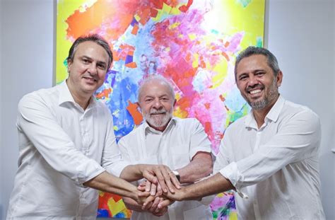 Ao Lado De Lula Camilo Santana Rompe Ciro E Anuncia Elmano De