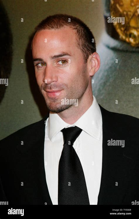 L Acteur Joseph Fiennes Arrive Pour La Premi Re Du Film Goodbye Bafana