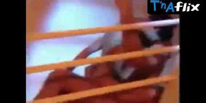 Fernanda Neil Lesbian Butt Scene In Doble Vida Tnaflix