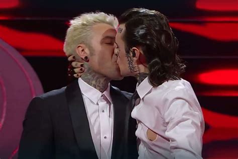 Rosa Chemical E Il Bacio A Sanremo Con Fedez Non Era Preparato La