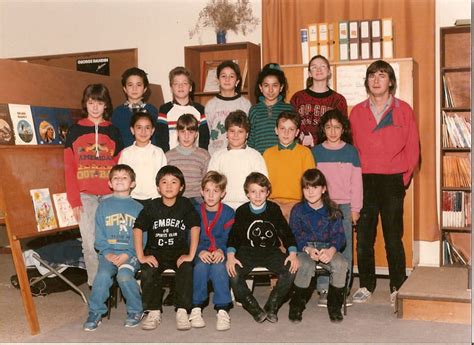 Photo De Classe CM 1 ROMAIN ROLLAND 1987 1988 De 1987 ECOLE ROMAIN