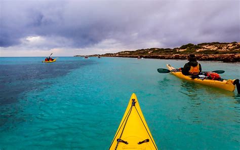 Sea Kayaking On The Ningaloo Reef Highlights Region X Unspoilt