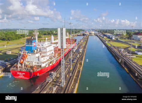 Panama Canal Locks Hi Res Stock Photography And Images Alamy