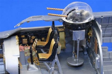 Eduard aircraft detail Boeing B-17G Flying Fortress cockpit interior ...