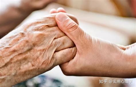 心理学：面对离世的亲人，应该怎么办？死亡令人哀伤，如何活着 知乎