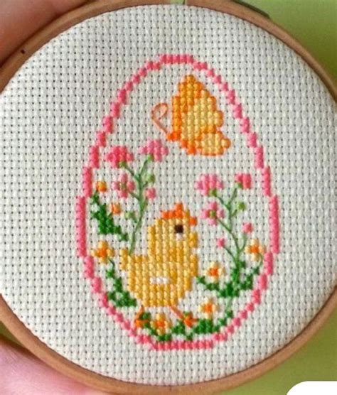 Pin By Giuseppina Molino On Ricami Pasquali Holiday Cross Stitch