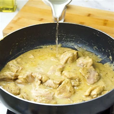 Malai Chicken Curry Creamy White Chicken Curry Piping Pot Curry