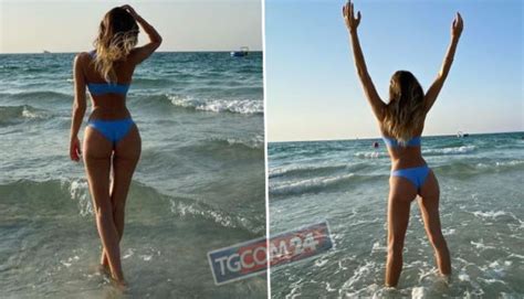 Alessia Marcuzzi Paradisiaca Guardala In Bikini Al Mare