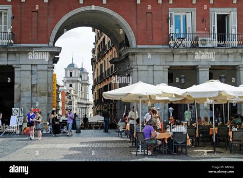 Restaurants, Plaza Mayor square, Madrid, Spain Stock Photo - Alamy