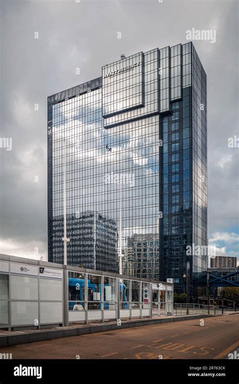 Window Cleaners Brve The Dizzying Heights Of The Hyatt Regency Hotel On Broad Street Birmingham