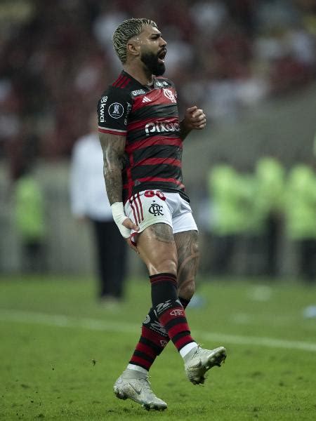 Gabigol e Arrascaeta treinam o grupo e podem reforçar o Flamengo