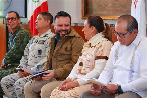 Karina Barón on Twitter En Conferencia de Prensa del GobOax se