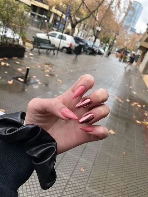 16 Manicuras stiletto que deberías intentar al menos una vez Manicure