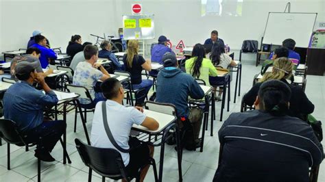 Con Cinco Colegios Secundarios Arranca El Programa Educativo Mi