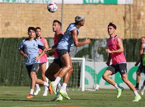 Entrenamiento En El Marbella Football Center