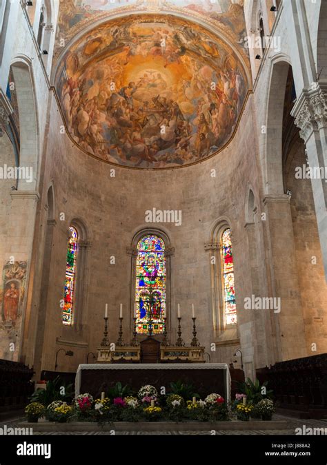 Lucca Duomo Main Altar Stock Photo Alamy