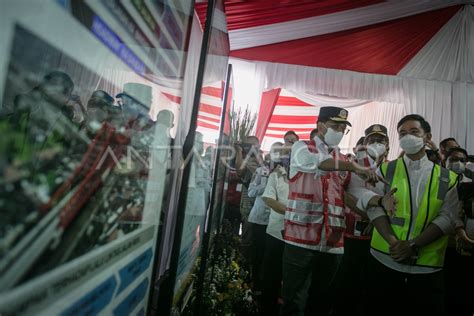 PROYEK REL GANDA DAN REL LAYANG SOLO ANTARA Foto