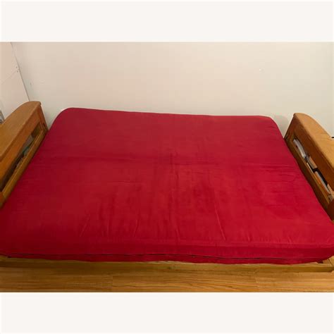 Red Futon Aptdeco