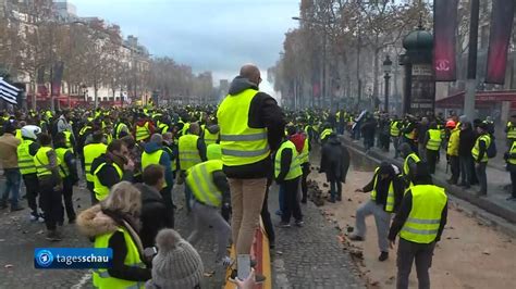 Protest der Gelbwesten Zusammenstöße mit der Polizei in Paris