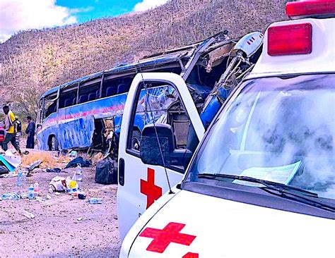 Mueren 13 migrantes en accidente de autobús en Oaxaca DeOchoNews