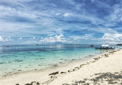 One Of The Best Beaches In Bohol And In The Philippines Alona Beach