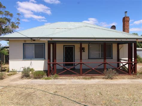 75 Taylor Street Dumbleyung Wa 6350 Property Details