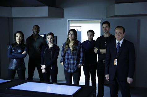 Marvel S Agents Of SHIELD Recap The Only Light In The Darkness 1x19