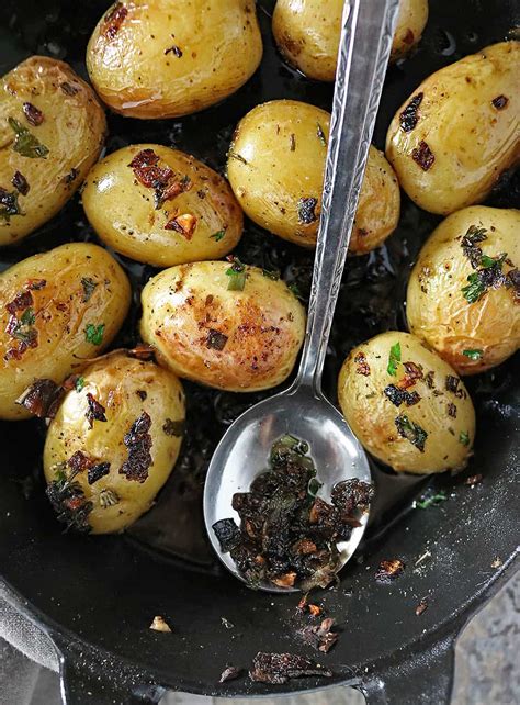 Cast Iron Garlic Herb Potatoes Recipe Savory Spin