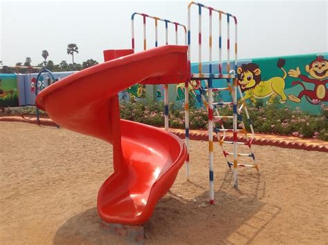 Multicolor Frp Spiral Playground Slides Age Group 3 To 14 Yrs At Best Price In Hyderabad