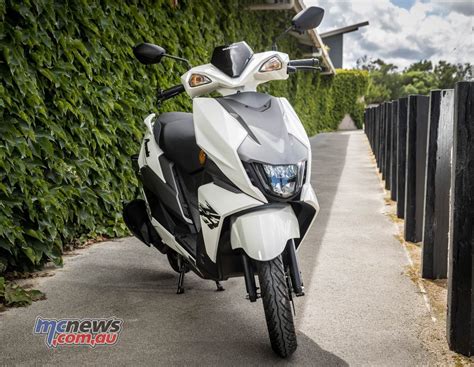 Suzuki Avenis Lands In Australia And We Blag A Ride Mcnews