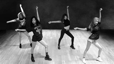 Boombayah Becomes Blackpinks 5th Dance Practice Video To Hit 300