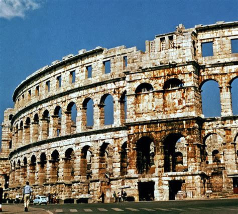 Amphitheatre Architecture History And Uses Britannica