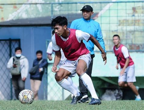 Pelatih Arema FC Soroti Regulasi Pemain Asing Di Liga 1 2023 2024