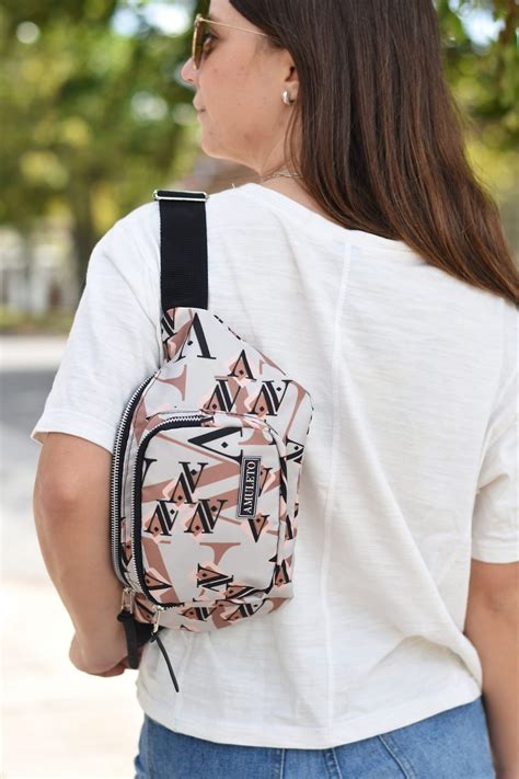 Riñonera L RETRO NUDE AMULETO