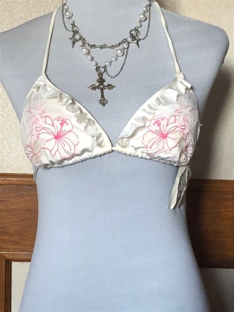 Hibiscus Embroided White Padded Bikini Bra Halter Self Tie Top Y2k Coconut Girl Coquette
