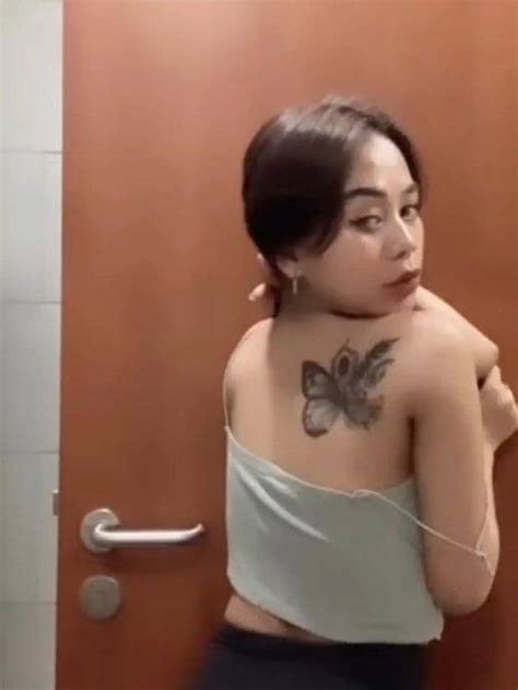 Potret Terbaru Cimoy Montok Kini Punya Banyak Tato Page Hot