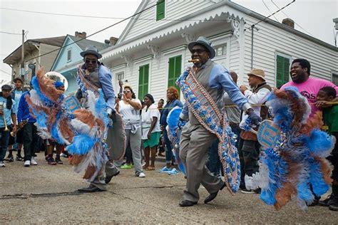 New Orleans Mardi Gras Tour With Museums Cocktail And Second Line