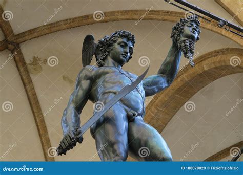 Perseus Met Hoofd Van De Medusa Benvenuto Cellini Signoria Vierkant