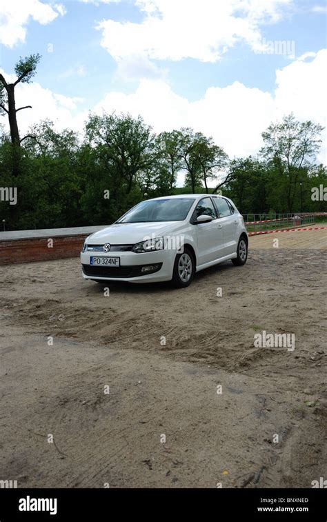 Volkswagen Polo 1 2 TDI BlueMotion MY 2010 White Three Doors 3D