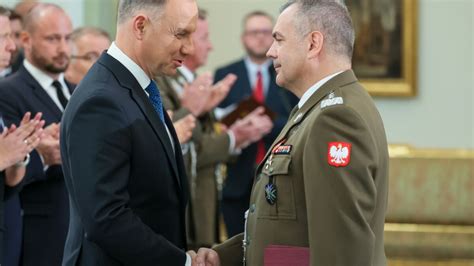 Trzęsienie ziemi w armii Gen Różański nowi dowódcy będą wasalami