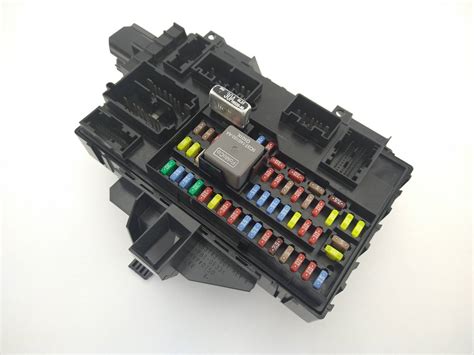 2010 2015 Ford F 150 Fuse Box Relay Power Junction Al3t 15604 Ae Oem Ebay